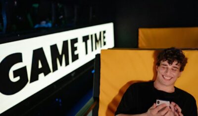 What Are Mobile Blockchain Games_