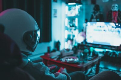 Gaming in Small Spaces: Building the Ultimate Setup in a Shared Apartment