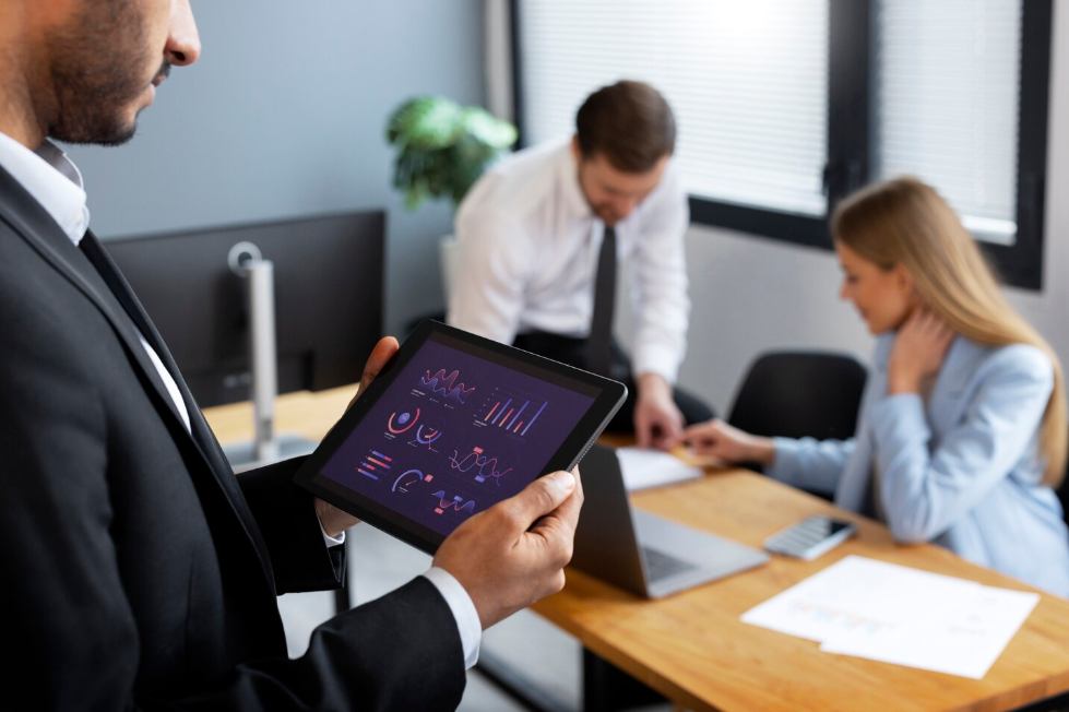 Long-Term Impact of Strategic IT Procurement on Business Performance