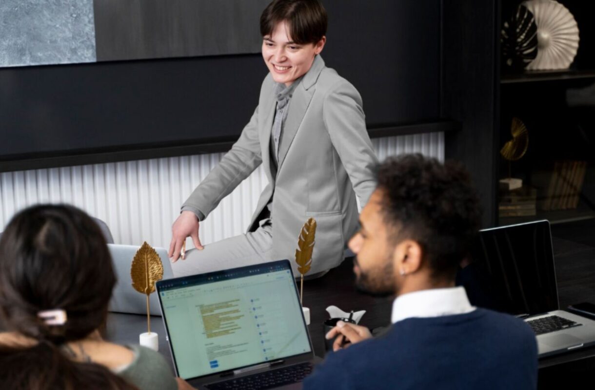 Online Courses on Building and Managing Digital Service Platforms: From Business Models to User Acquisition