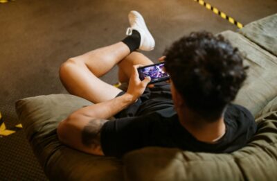 Features That Keep Online Games Engaging for Players